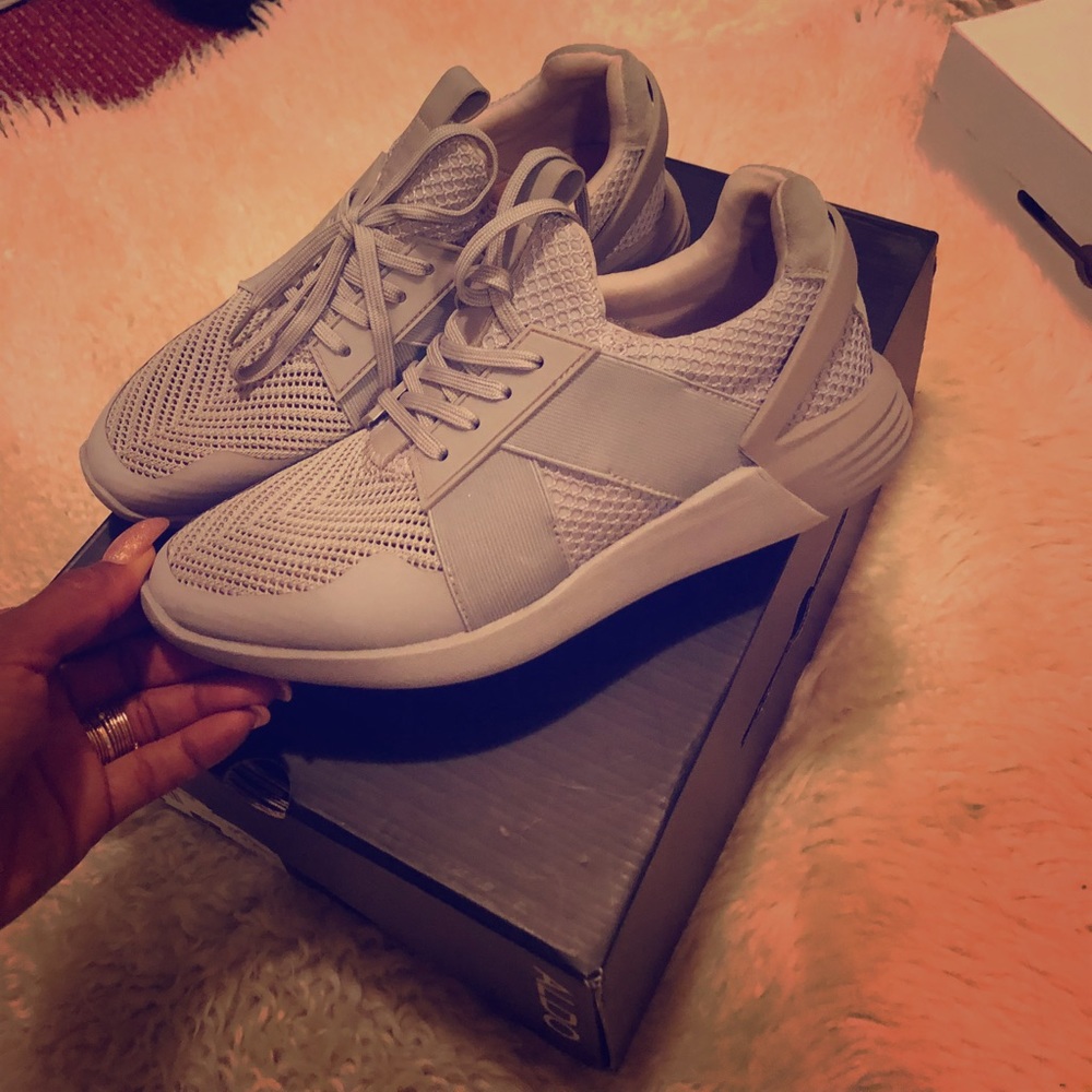 Great mesh woman’s ALDO sneakers 👟